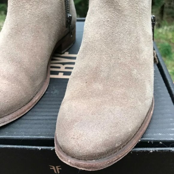 Frye Suede Boots Carly Zip Chelsea Taupe Brown Size 36 - Picture 6 of 9